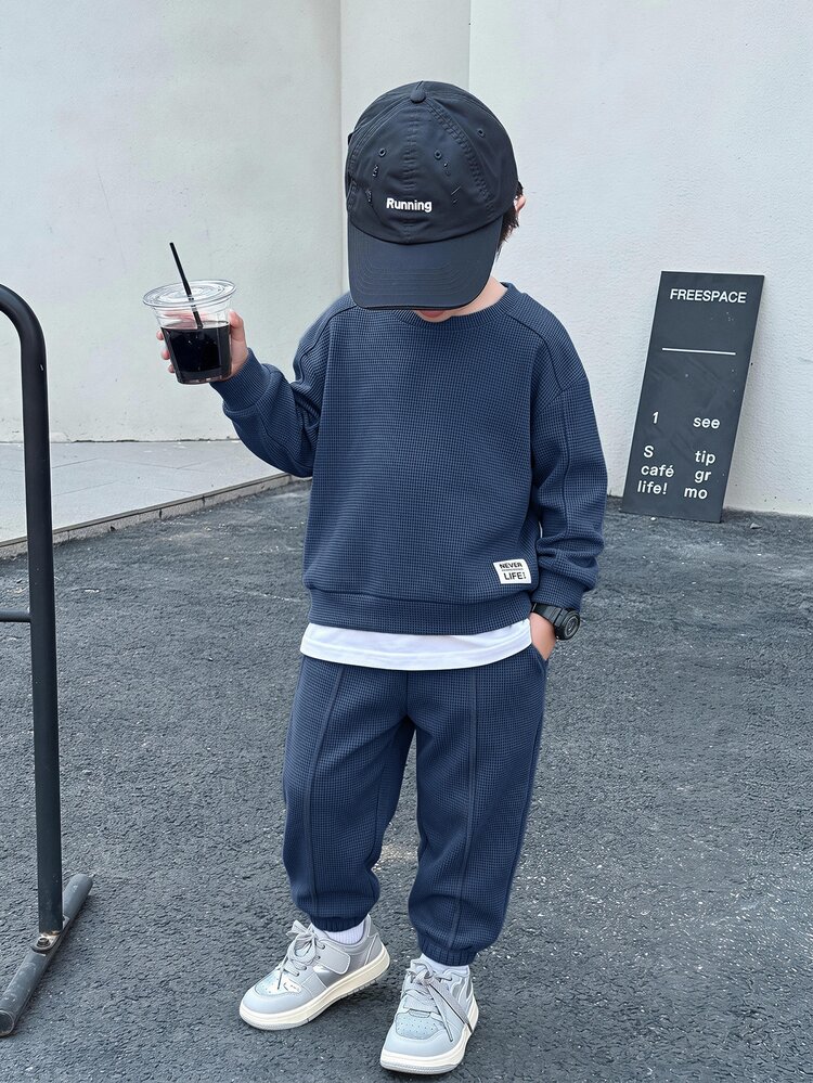 Kids Young Boys Decorative Woven Label Knit Soft Crew Neck Long Sleeve Pullover Sweatshirt And Elastic Waist Cuffed Pants 2pcs/Set, Comfortable Versatile Fashionable Casual Cute Minimalist All-Match Style, Suitable For Indoor, Outdoor Skiing, Daily Wear, Sports, Play, Party In Autumn/Winter - Navy Blue - View 3