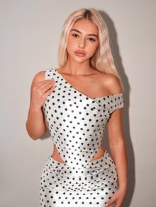 SHEIN ICON 缎面圆点印花单肩上衣和低腰半身裙套装 - 黑與白 - 查看 14