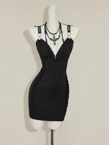 SHEIN ICON Kurzes Slip-Kleid mit metallischer Kette und Rückenausschnitt - Schwarz - Übersicht 3