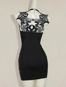 SHEIN ICON Kurzes Slip-Kleid mit metallischer Kette und Rückenausschnitt - Schwarz - Übersicht 2