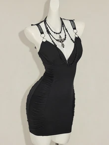SHEIN ICON Kurzes Slip-Kleid mit metallischer Kette und Rückenausschnitt - Schwarz - Übersicht 6