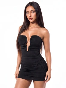 SHEIN ICON Kurzes Slip-Kleid mit metallischer Kette und Rückenausschnitt - Schwarz - Übersicht 1
