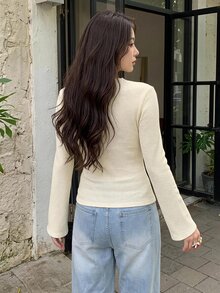 DAZY 春夏秋款奶油黃彩虹彩色鈕扣裝飾修身長袖女款T恤 - 米色 - 查看 3