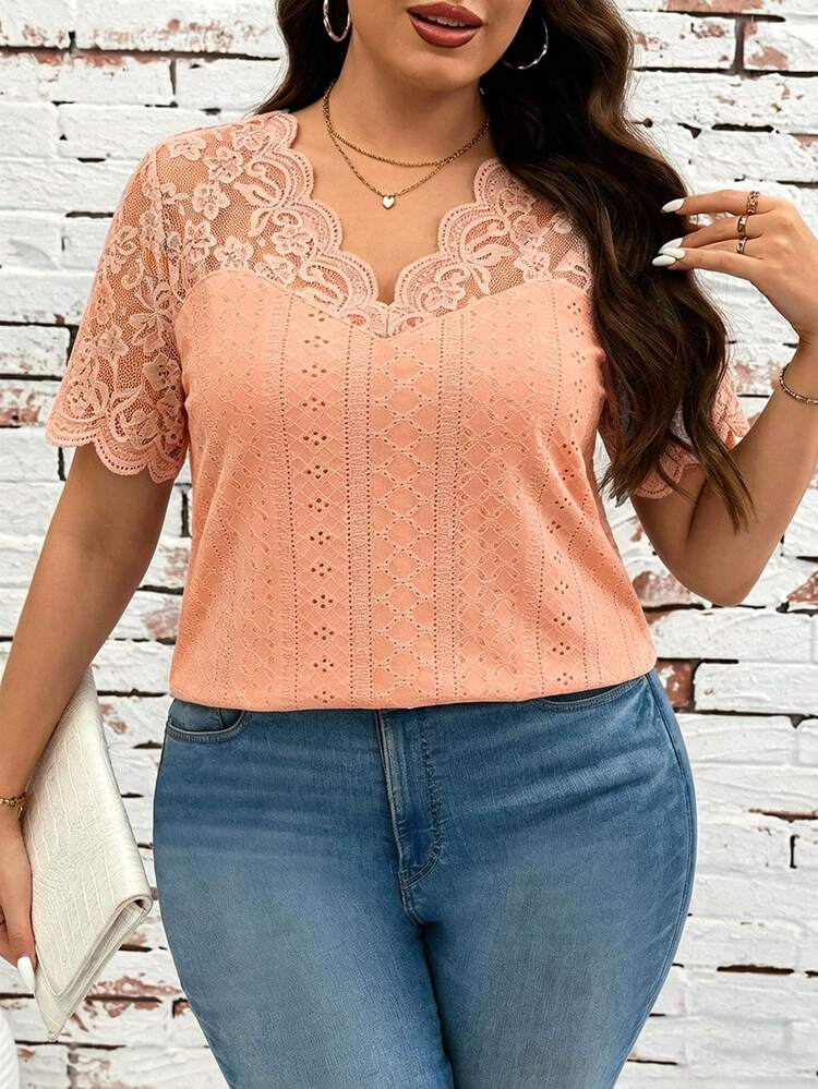 SHEIN Clasi Camiseta casual de mujer talla grande con cuello en V de encaje de contraste y manga corta - Rosa coral - Añade 3
