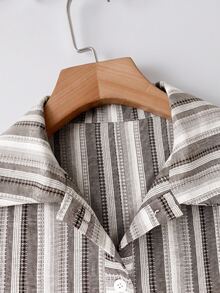 SHEIN LUNE 大尺碼女款條紋長袖單排扣休閒襯衫 - 彩色 - 查看 6