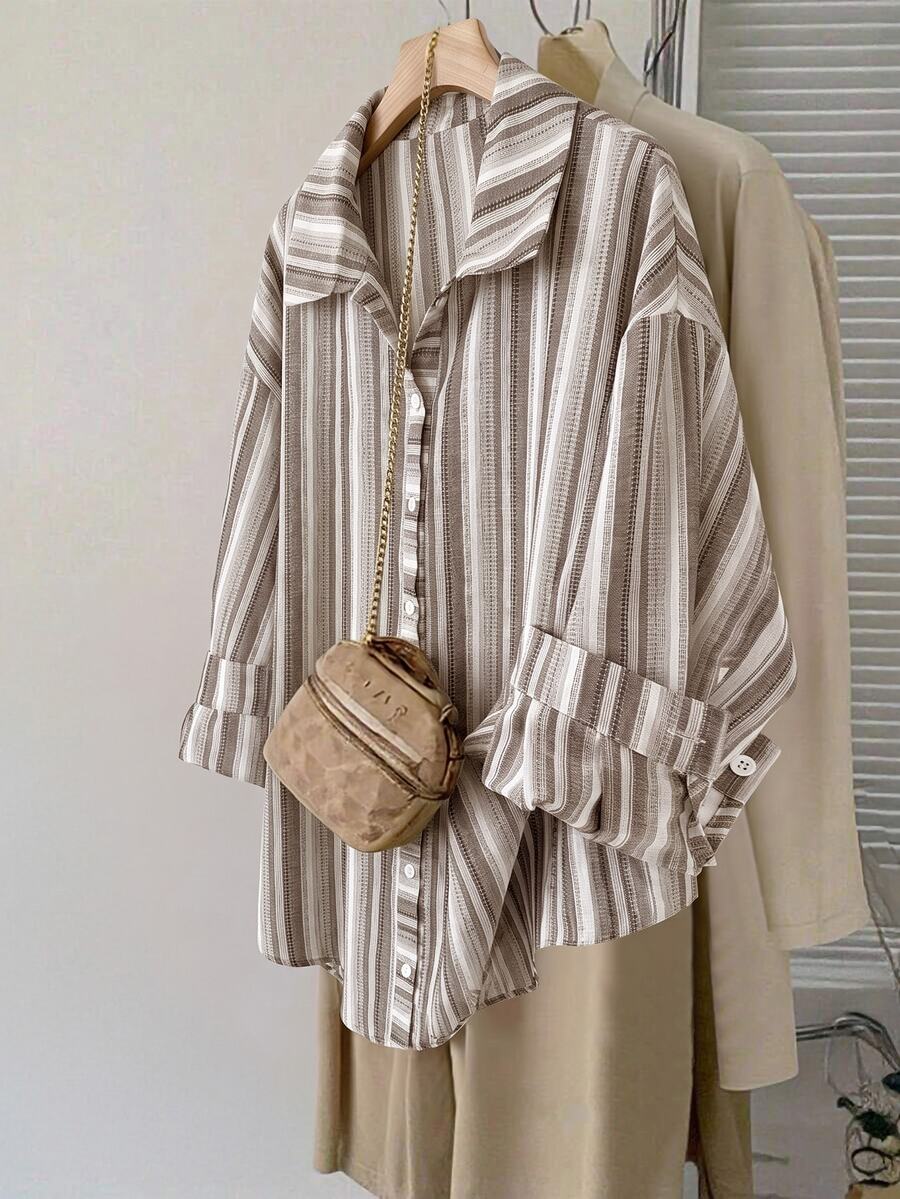 SHEIN LUNE 大尺碼女款條紋長袖單排扣休閒襯衫 - 彩色 - 查看 1