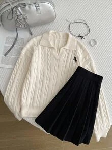 青少年女孩圓領毛衣與純黑色百褶裙兩件套 - 黑與白 - 查看 1