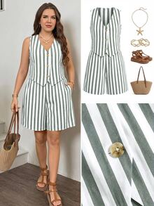 SHEIN LUNE Setelan 2 Potong Modis Atasan Tank Top Bergaris Kancing dan Celana Pendek Saku Ukuran Plus - Hijau - View 5