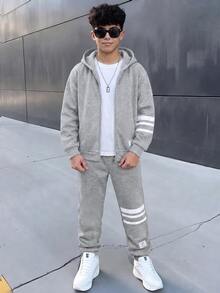 SHEIN 2件組兒童青少年男孩運動休閒日常舒適套裝，黑色裝飾標籤與黑色條紋，灰色寬鬆連帽開襟衛衣與長褲套裝，適合外出、上學、日常運動，秋冬款 - 灰色 - 查看 1