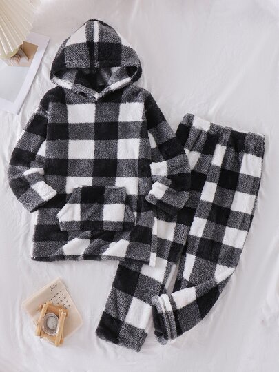 SHEIN 男童黑白格紋抓絨連帽居家服2件套，柔軟加厚面料，中長款連帽上衣附口袋，寬鬆慵懶版型，搭配格紋直筒長褲，舒適親膚不掉毛，適合居家睡眠與休閒生活，秋冬加厚睡衣套裝