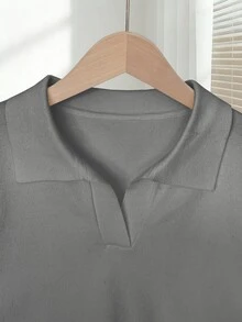 SHEIN 女款春夏深灰色極簡休閒日常通勤商務翻領正肩短袖純色修身針織上衣 - 灰色 - 查看 5