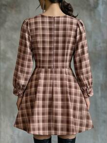 Linhara CURVE Gaun Berikat Motif Kotak-kotak Ukuran Plus untuk Musim Gugur, Thanksgiving, Kencan Malam, Ulang Tahun, Warna Cokelat, Kasual Gaya 90-an - Coklat - View 2