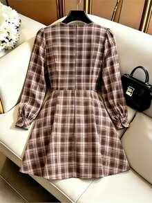 Linhara CURVE Gaun Berikat Motif Kotak-kotak Ukuran Plus untuk Musim Gugur, Thanksgiving, Kencan Malam, Ulang Tahun, Warna Cokelat, Kasual Gaya 90-an - Coklat - View 7