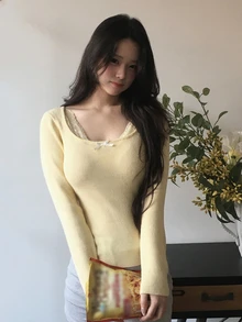 DAZY 女款對比蕾絲修身彈性羅紋長袖圓領休閒度假日常韓風秋冬針織毛衣 - 黃色 - 查看 4