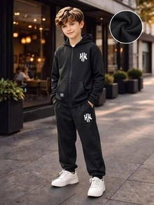SHEIN 2件組兒童青少年男孩休閒運動字母圖案黑色連帽外套衛衣長袖外套+長褲套裝，適合通勤、上學、日常休閒、度假、旅行、運動，秋冬款 - 黑色 - 查看 4