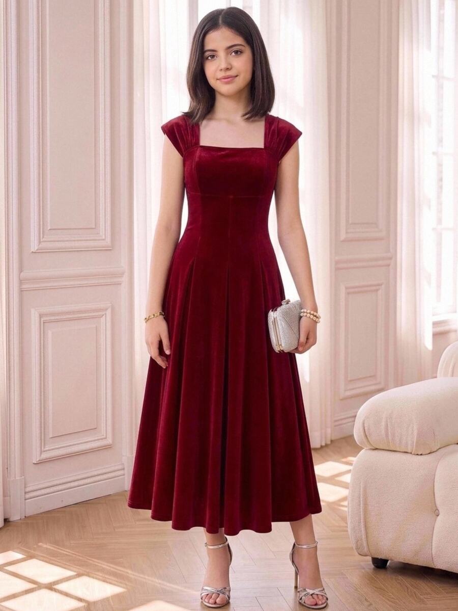 Girlism 青少年女孩優雅天鵝絨長裙,修身腰部、百褶設計與豐盈下擺,適合新年、派對與聖誕節 - 酒紅色 - 查看 1