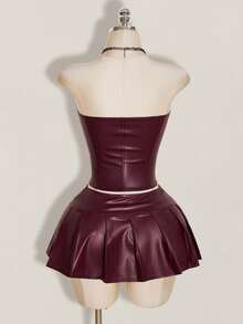 SHEIN ICON Y2K 性感女款酒紅色哥德風萬聖節夜店舞廳 Gyaru 純色 PU 皮革打孔繫帶抹胸上衣與百褶迷你裙 秋季 - 酒紅色 - 查看 2