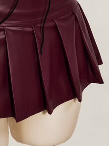 SHEIN ICON Y2K 性感女款酒紅色哥德風萬聖節夜店舞廳 Gyaru 純色 PU 皮革打孔繫帶抹胸上衣與百褶迷你裙 秋季 - 酒紅色 - 查看 11