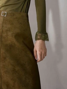 MOTF PREMIUM WOMEN'S SOLID COLOR ASYMMETRICAL NECKLINE CONTRAST LACE CUFF FITTED T-SHIRT - Army Green - View 2