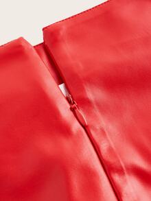 SHEIN ICON 修身 PU 吊饰超低腰迷你裙 - 紅色 - 查看 4