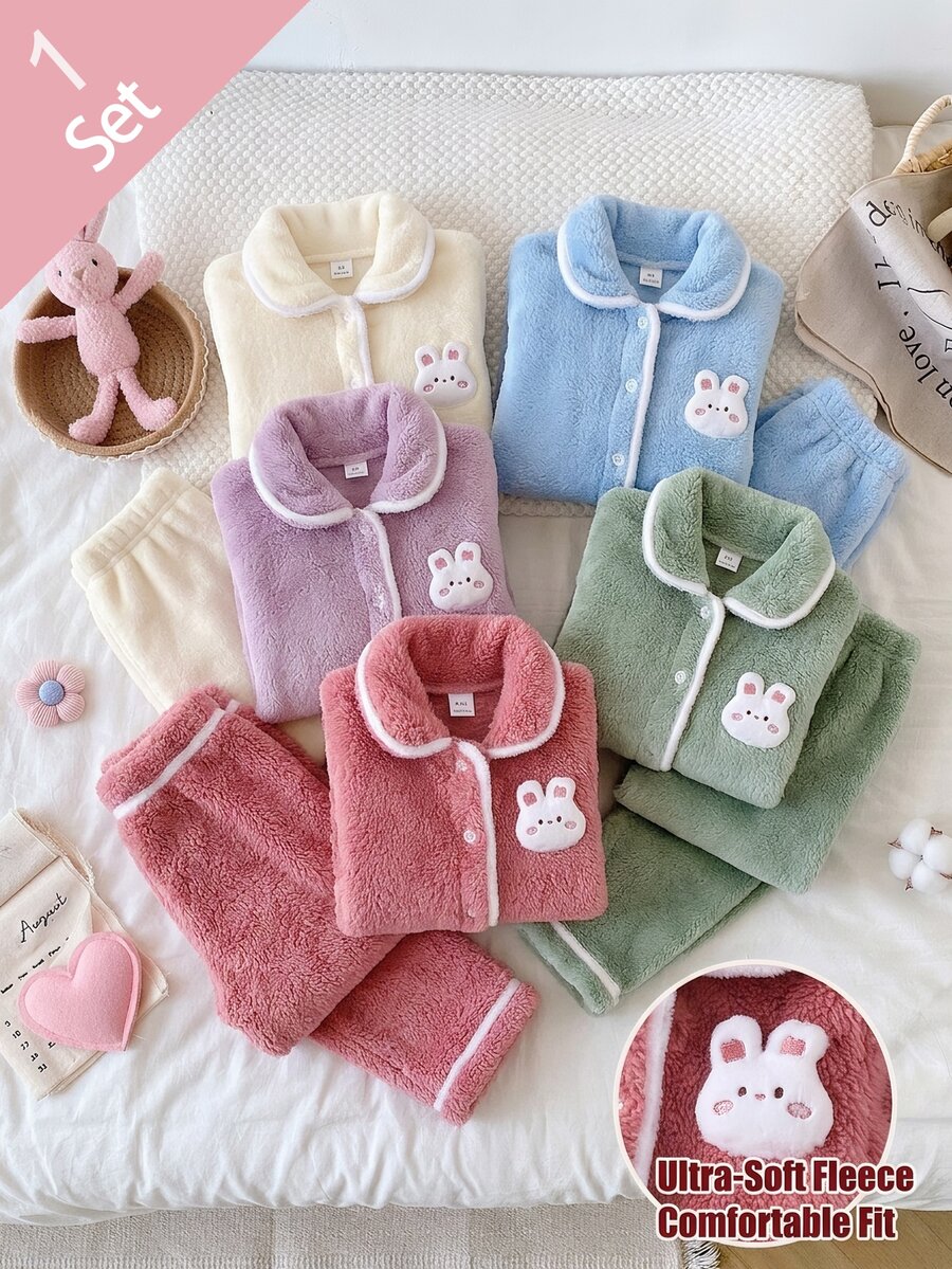 2pcs Set Piyama Bayi Perempuan Nyaman Lembut Warna Pink Polos Berbahan Plush dengan Kerah Lipat dan Kancing Depan, Lengan Panjang, dan Celana, Dilengkapi Hiasan Bulu Putih di Kerah, Manset, dan Bagian Bawah, serta Dekorasi Kelinci 3D di Dada - Baby Pink - View 1