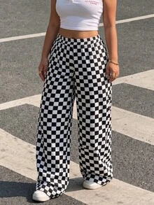 Muchica Plus-Size Streetwear Style Casual Checkered Print Loose-Fitting Athletic Sweatpants With Pocket Design.Sweatpants - Black and White - View 1