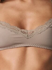 MISSGUIDED Lace Trim Bralette With Adjustable Straps - Soft Seamless Wireless Bra With Scalloped Lace Neckline And Hook Closure - Grey - View 4