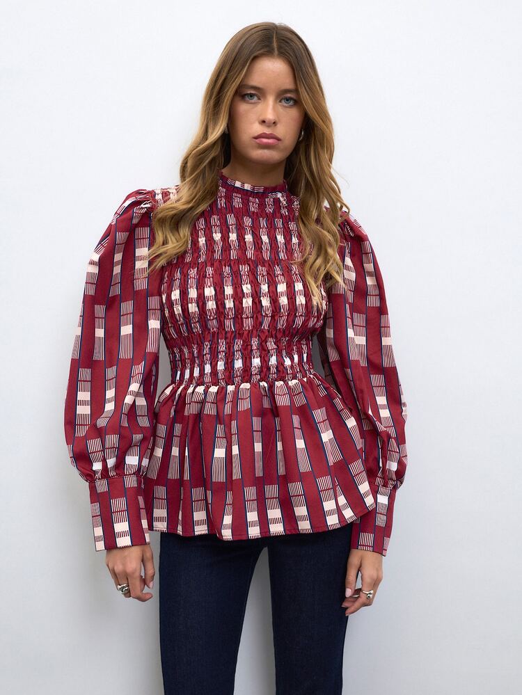 Nöista High-Waisted Ruched Top With Burgundy Geometric Print And Retro Charm. Perfect For Casual Outings And Fall Winter Styling. - Red - View 7