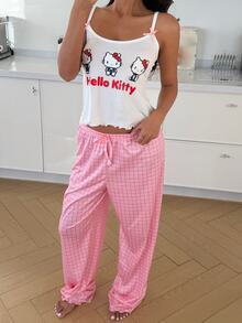 ZzzCrew HELLO KITTY AND FRIENDS | SHEIN طقم بيجامة من قطعتين بطبعة كرتونية: كاميسول وبنطلون طويل - متعدد الألوان - مشاهدة 3
