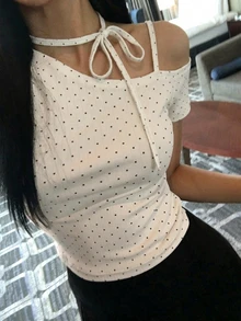 DAZY 女款不對稱肩不對稱領口蝴蝶結肩帶波點布料甜美春雨短袖夏季T恤可愛上衣早午餐穿搭 - 白色 - 查看 4