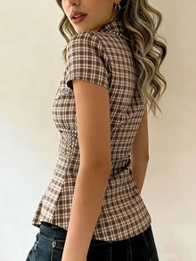 SHEIN Camisa de mujer a cuadros de solapa única, casual y versátil para uso diario de manga corta - Café integral - Ver 2