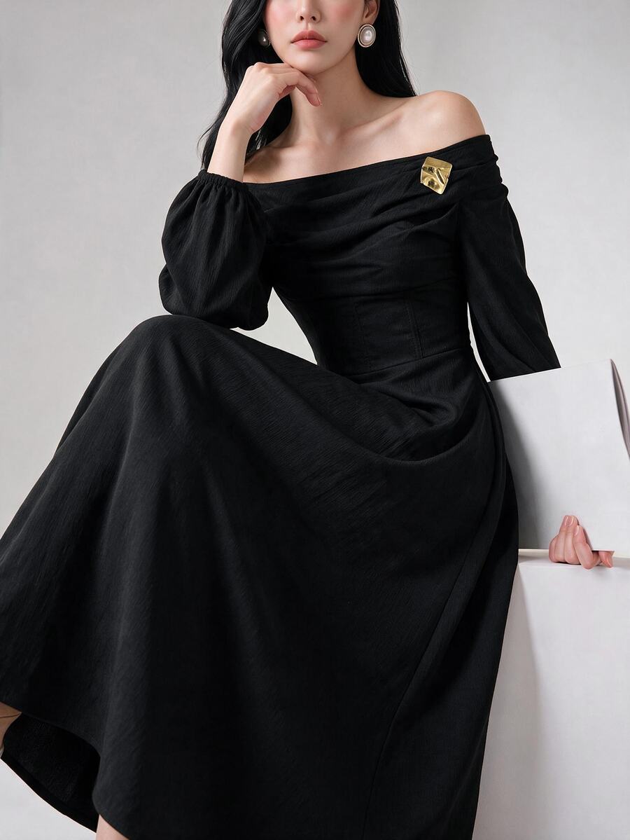 Heiryn Vestido con cuello asimétrico y fruncido delantero - Negro - Ver 1