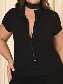 Lele Munniz Plus Size Women Short Sleeve Mandarin Collar Button Front Fitted Top - Black - View 6