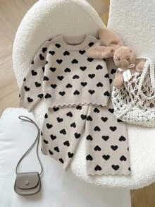 SHEIN Vintaside Kids 女嬰秋冬時尚休閒可愛愛心圖案提花針織圓領套頭長袖上衣與寬腿褲2件套，適合春秋/冬季，可搭配棉墊外套 - 杏色 - 查看 6