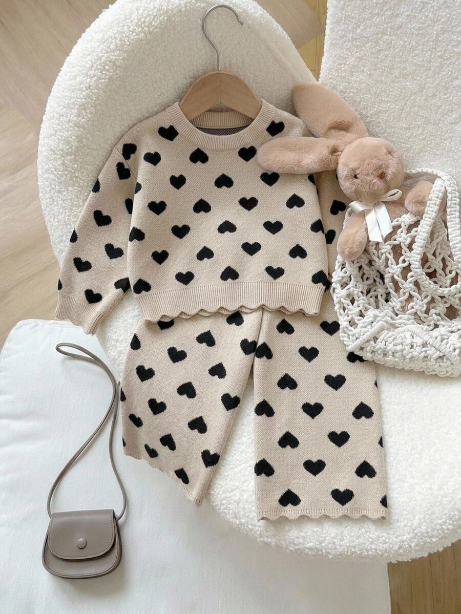 SHEIN Vintaside Kids 女嬰秋冬時尚休閒可愛愛心圖案提花針織圓領套頭長袖上衣與寬腿褲2件套，適合春秋/冬季，可搭配棉墊外套