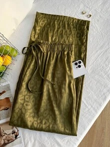 CovetEZ 大尺碼女款腰部繫帶豹紋寬腿鬆身長褲 橄欖綠 夏季 早午餐約會度假穿搭 - 軍綠色 - 查看 3