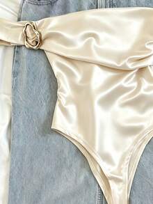 IslaSuriya Body élégant et sexy d'été en tissu satin avec décoration métallique, bandeau à une épaule, pour femmes, pour sorties nocturnes et rendez-vous, beige - Nude - Voir 3