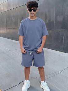 SHEIN 青少年男孩 2件組休閒寬鬆舒適 Logo 裝飾短袖上衣與短褲套裝 - 藍色 - 查看 6
