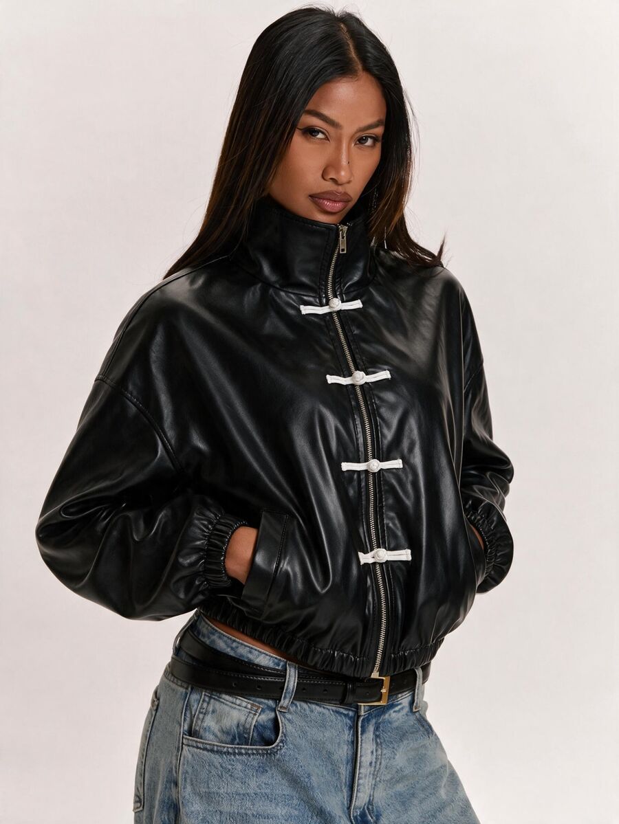 SHEIN BAE 黑色皮革布料前扣裝飾彈性下擺短夾克,適合休閒穿著、日常穿著 - 黑色 - 查看 1