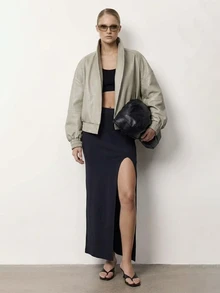 MERLEAU-F Damen Slim-Fit Strickrock in Dunkelblau mit geschwungenem hohem Schlitz, moderner sexy urbaner Stil für Herbst, Arbeit, Dates und Nachtausgehen - marineblau - Übersicht 1
