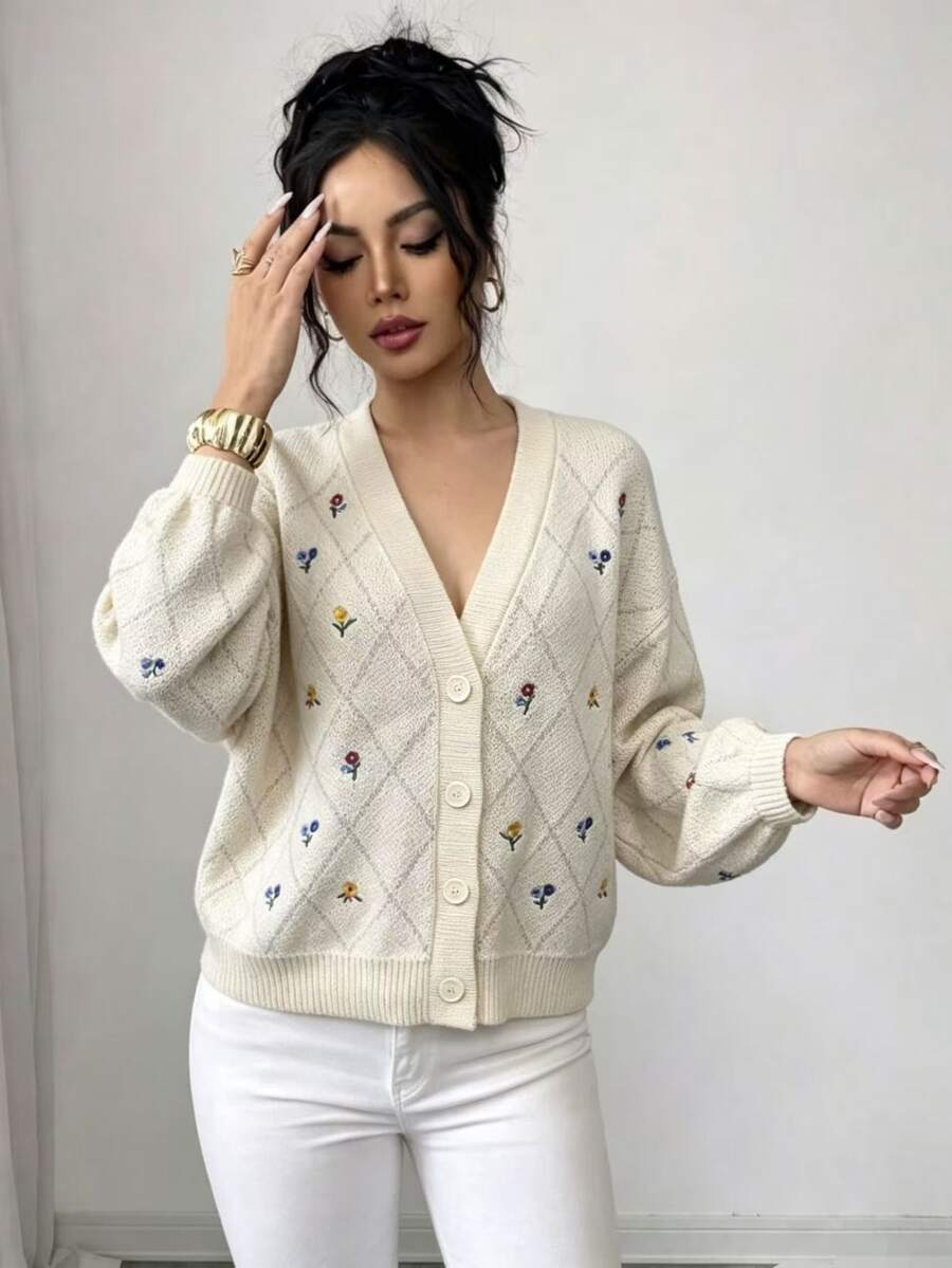 Elenzga 女款秋冬居家度假休閒森系杏色刺繡燈籠袖前開扣羅紋寬鬆針織開襟外套 - 杏色 - 查看 1
