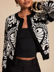 Travachic Cardigan Rajut Kancing Depan Motif Bunga Boho untuk Wanita, Kerah Bulat, Mantel Ringan Lengan Panjang, Jaket Rajut Vintage untuk Musim Gugur, Musim Semi, dan Musim Dingin. - Hitam dan Putih - View 2