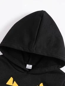 SHEIN 小男孩 2件/套街頭風套裝：紅色蜘蛛圖案衛衣搭配黑色高彈力破洞緊身牛仔褲－適合小男孩秋冬服飾 - 彩色 - 查看 9