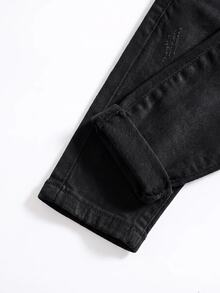 SHEIN 小男孩 2件/套街頭風套裝：紅色蜘蛛圖案衛衣搭配黑色高彈力破洞緊身牛仔褲－適合小男孩秋冬服飾 - 彩色 - 查看 3