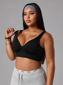 SHEIN Rhythm Era 无缝纯色大码运动文胸，高支撑一体式罩杯设计，内置不可拆卸胸垫，适合赛车、健身、瑜伽、跑步等高强度运动。 - 黑色 - 查看 8