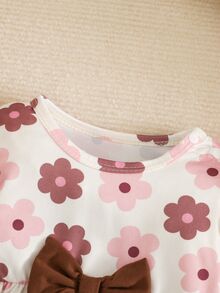 SHEIN 2件組女嬰春夏/秋冬米色巧克力棕甜美溫柔親子套裝彈性針織花朵印花荷葉袖娃娃上衣可愛 - 彩色 - 查看 10