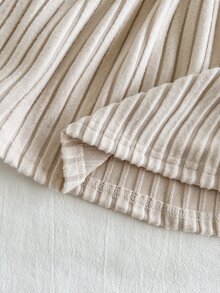 SHEIN Vintaside Kids 2件組幼女洋裝與背心套裝，甜美優雅卡其米色蝴蝶結毛絨羊羔絨羅紋荷葉邊長袖，生日派對冬季公主風保暖禮物 - 卡其色 - 查看 13