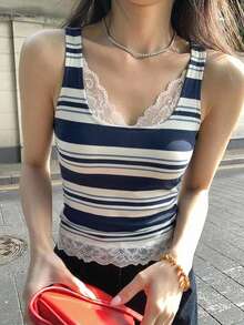 DAZY 女款春夏黑色休閒街頭風鏤空蕾絲飾邊拼接修身細肩帶背心，適合婚禮宴會與情人節 - 藍色 - 查看 4