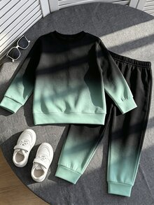 1套男嬰KING印花長袖圓領衛衣與長褲套裝，春秋新款，酷帥時尚整體設計，時尚百搭，展現孩子活力，漸層紮染面料搭配獨家字母皇冠圖案，帥氣有氣場，適合夏季/春季/秋季，適用於外出、假期與禮物 - 彩色 - 查看 2