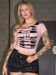 Grunge Punk ROMWE X Arliah Y2K 性感辣妹不對稱下擺 2 合 1 修身女款 T 恤，單肩設計，字母印花與燒花細節 - 粉色 - 查看 1